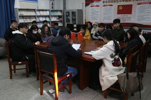 说明: C:\Users\Administrator\Desktop\伟德国际victor1946党日活动-王嫚嫚\伟德国际victor1946党日活动-王嫚嫚\党日活动开会环节 (3).JPG